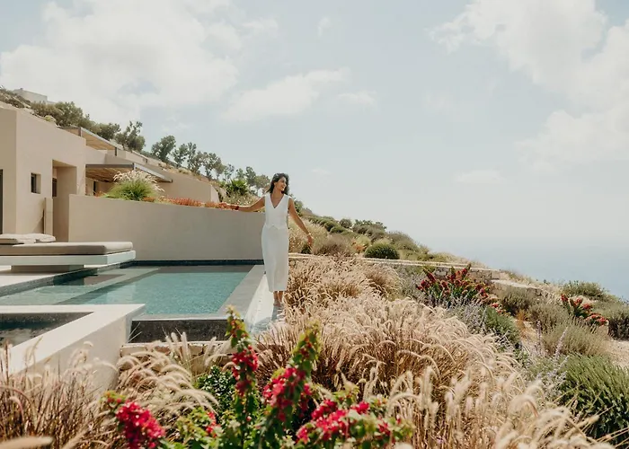 Santorini Sky, Luxury Resort